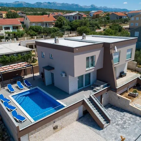 Apartmán Azeret With Swimminpool Maslenica