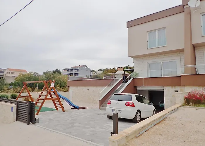 Apartamento Azeret With Swimminpool Maslenica