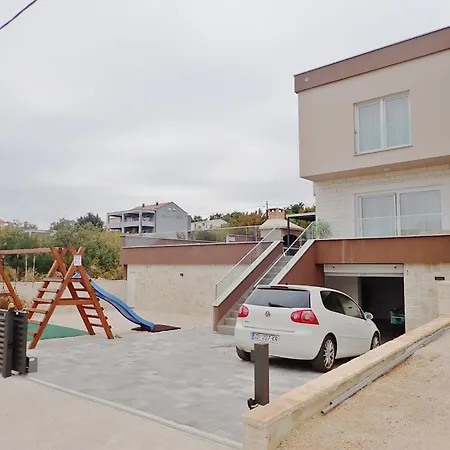 Apartman Azeret With Swimminpool Maslenica