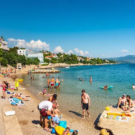 Apartman Azeret With Swimminpool Maslenica